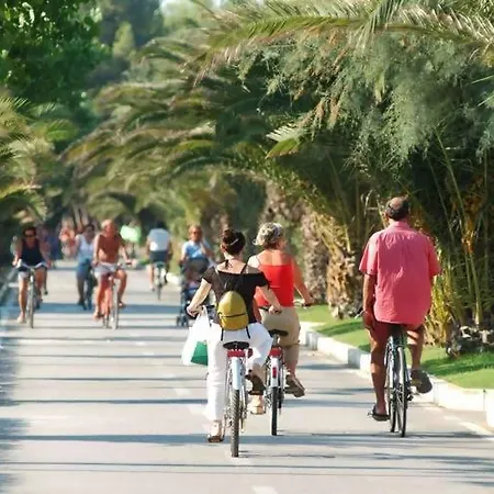 Augusta Apartment, Seconda Fila Mare Rif A820 شقة *
